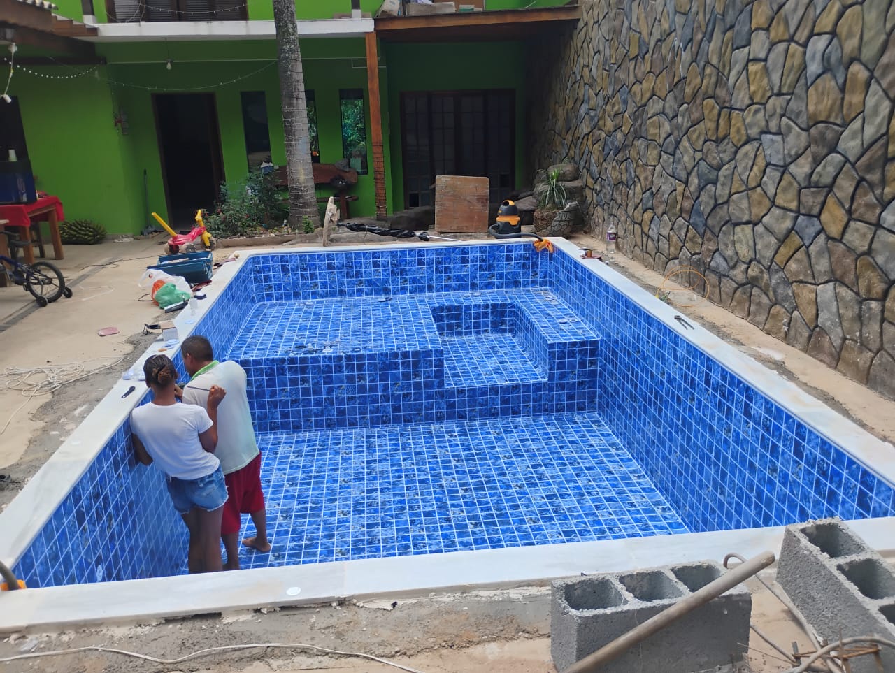 Piscina oval exclusiva