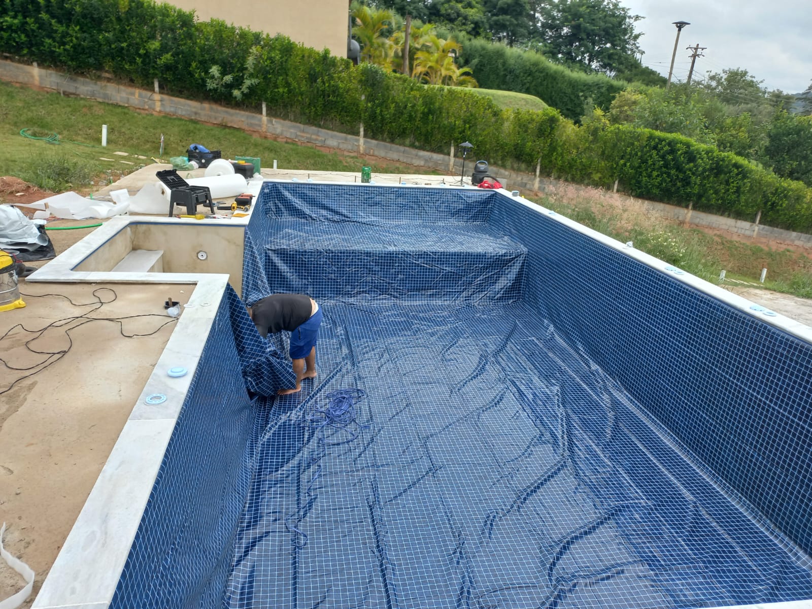 Piscina pequena com pastilhas